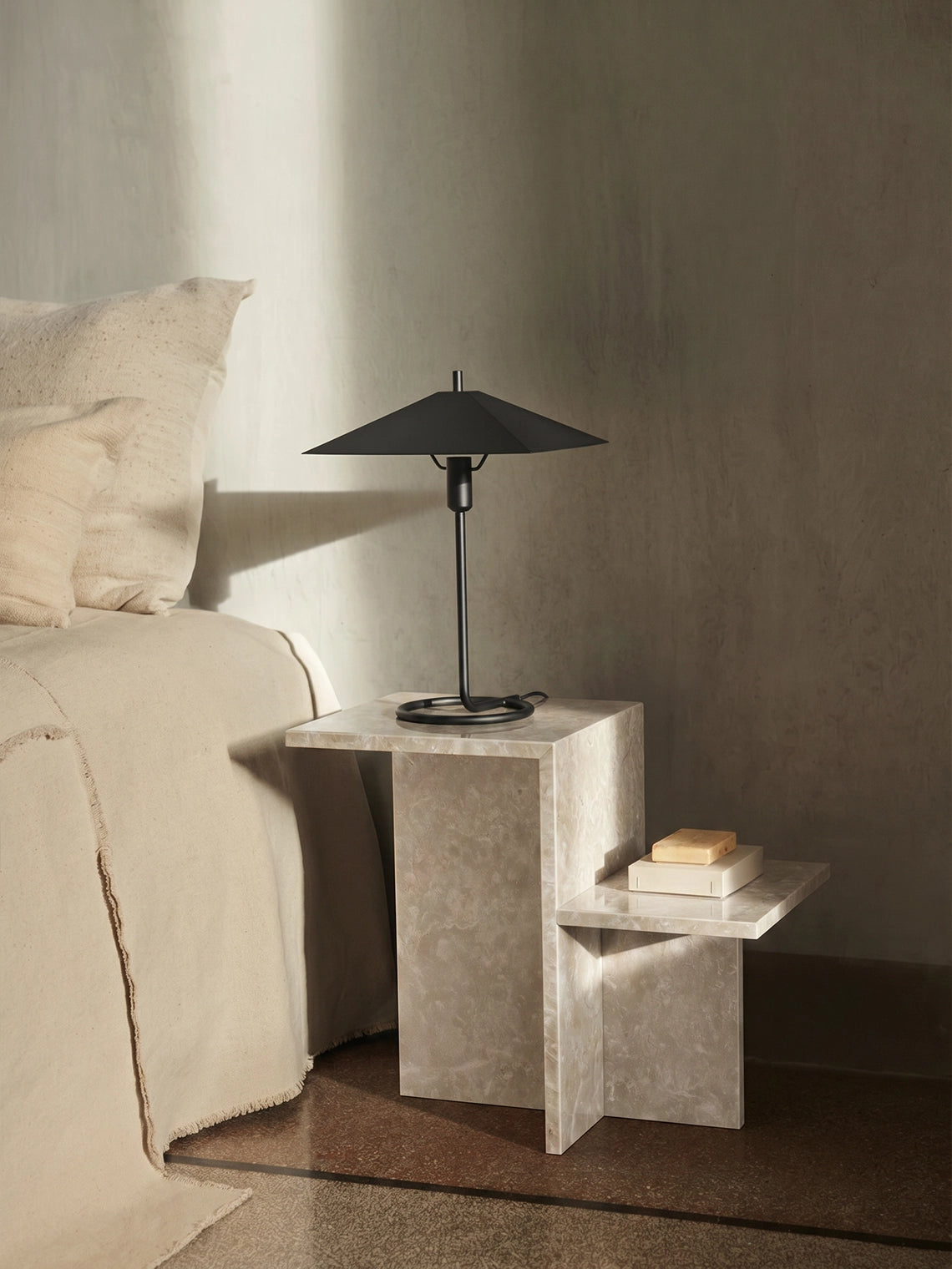 Table de chevet MINUIT en marbre