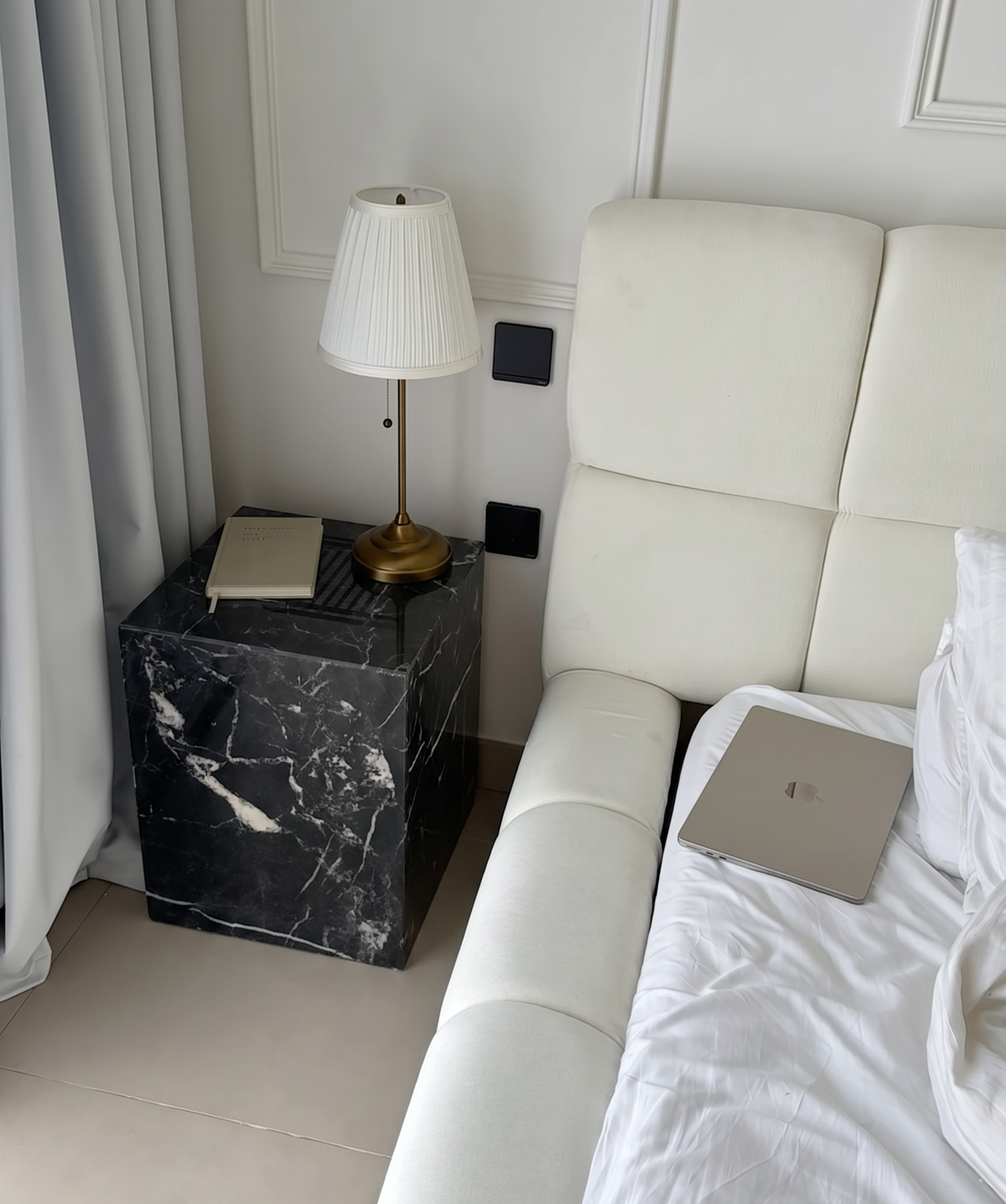 Table d’appoint CUBE en marbre